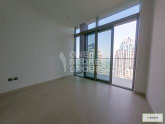 Visually stunning 4 Bed Apt w/ Wide Balcony