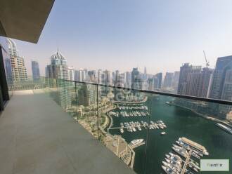 Visually stunning 4 Bed Apt w/ Wide Balcony