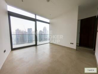 Visually stunning 4 Bed Apt w/ Wide Balcony