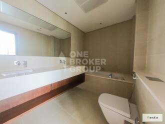 Visually stunning 4 Bed Apt w/ Wide Balcony