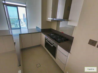 Move in Ready 2 Bed Apt with Marina view
