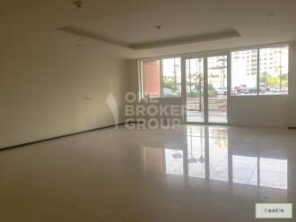 Rare Apartment,Private Garage,Beach Front