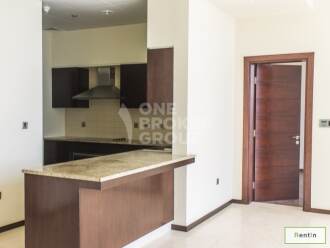 Beach Front,Sea view with Den Tiara Palm