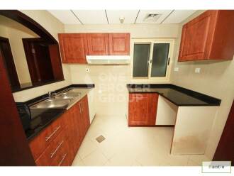 Large 2 Bed with Breathtaking Lake Views