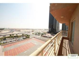Large 2 Bed with Breathtaking Lake Views