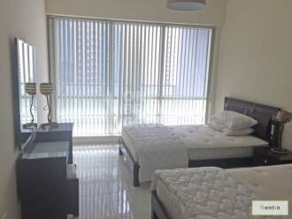 Amazing Marina view, Large unit , Vacant