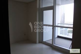 Vacant 3 Bedroom Apt w/ Partial Sea View