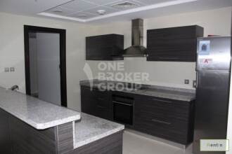 Vacant 3 Bedroom Apt w/ Partial Sea View