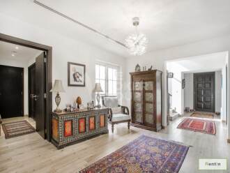 Upgraded Corner 6 BR villa -Mirador with pool