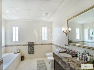 Upgraded Corner 6 BR villa -Mirador with pool