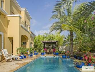 Upgraded Corner 6 BR villa -Mirador with pool
