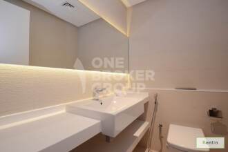 Lower floor | Modern 1 BR in West Avenue