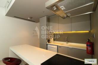 Lower floor | Modern 1 BR in West Avenue