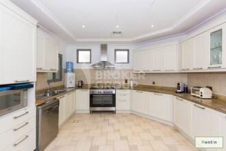 Immaculate 4 BR Garden Home Villa,Vacant
