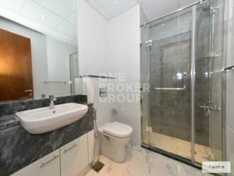 Waterfront & Modern Living|Great location