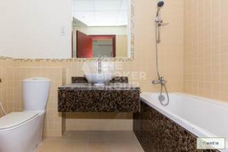 Unfurnished 2 Bed Apt w/ Community View