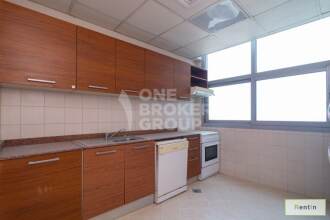 Spacious 2 BR, chiller free, DEC Towers