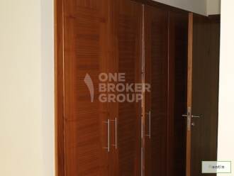 Large 1BR, Marina Quays West, Marina View.