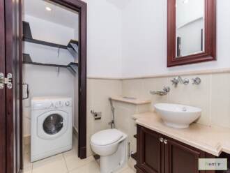 Spacious Upgraded 2 Bed | Community view