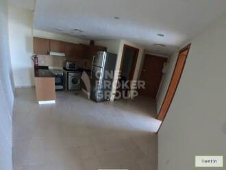 High Floor 2 Bedroom, Partial Lake Views