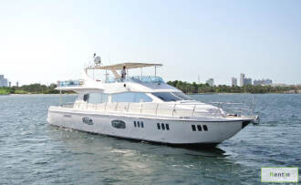 90 FT yacht rental in Dubai Marina