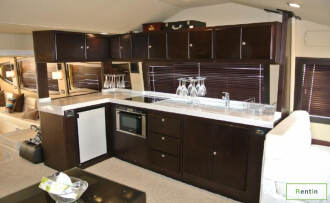 90 FT yacht rental in Dubai Marina