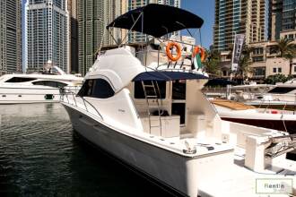 47FT yacht rental in Dubai