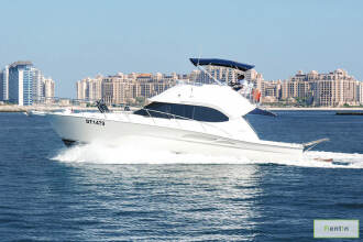 47FT yacht rental in Dubai