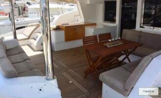 Catamaran for rent in Dubai