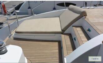 Catamaran for rent in Dubai