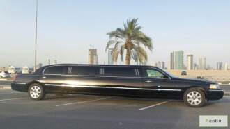 Lincoln Town Car Limo for rent Dubai