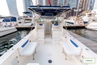 Fishing boat for rent Dubai - Majesty 33